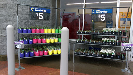 Discount Store «Walmart», reviews and photos, 321 NE Kings Valley Hwy, Dallas, OR 97338, USA