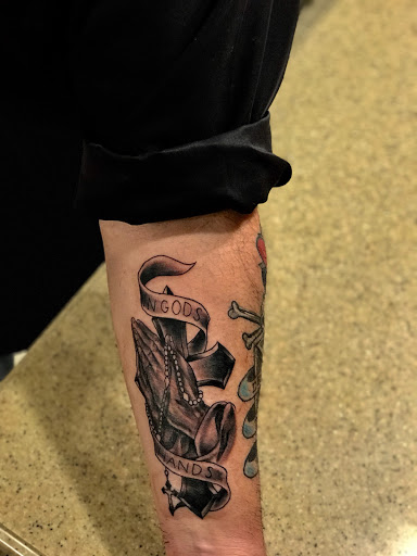 Tattoo and Piercing Shop «Lunchbox Tattoo & Body Piercing», reviews and photos, 3604 N Chapel Hill Rd, Johnsburg, IL 60050, USA