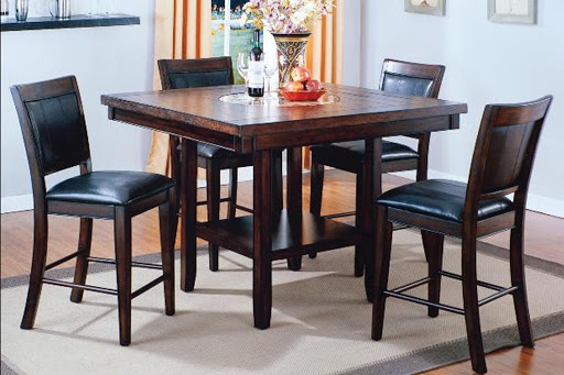 Furniture Store «Evansville Overstock Warehouse Furniture & Mattress», reviews and photos, 201 N Green River Rd, Evansville, IN 47715, USA