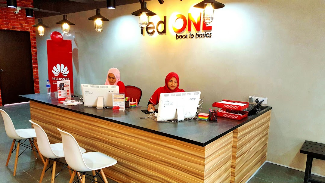 Red ONE - Premier Shop Gua Musang