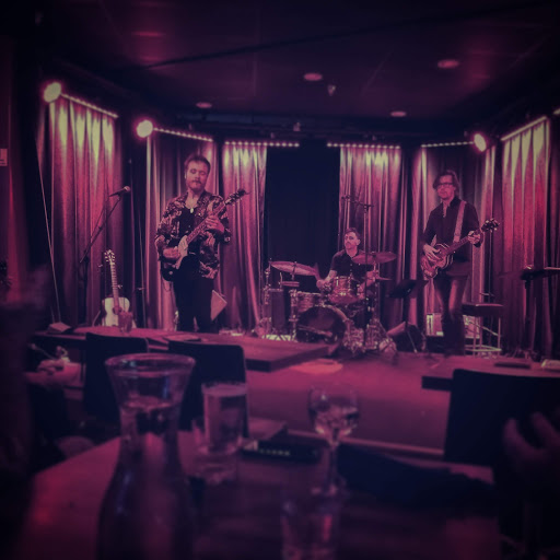 Shopping Mall «Gateway Plaza», reviews and photos, 21929 Ventura Blvd, Los Angeles, CA 91364, USA