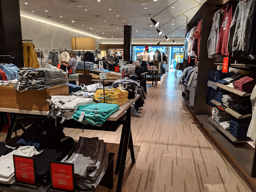 Clothing Store «Abercrombie & Fitch», reviews and photos, 7014 E Camelback Rd Ste 1009, Scottsdale, AZ 85251, USA