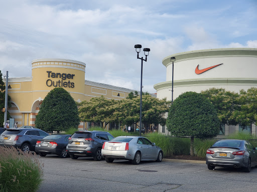 Outlet Mall «Tanger Outlet Deer Park», reviews and photos, 152 The Arches Cir, Deer Park, NY 11729, USA