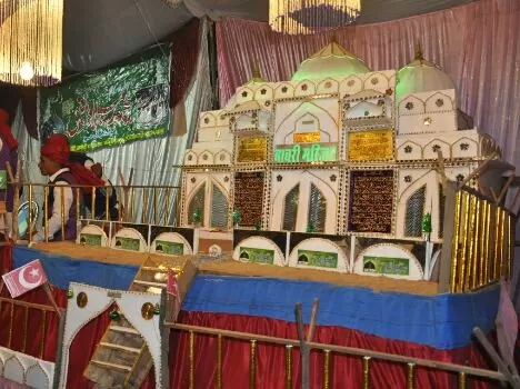 Moti Masjid