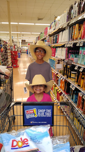 Grocery Store «Stop & Shop», reviews and photos, 200 E Main St, Stratford, CT 06614, USA