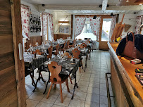 Atmosphère du Le Bouchon Savoyard Restaurant à Beaufort - n°8