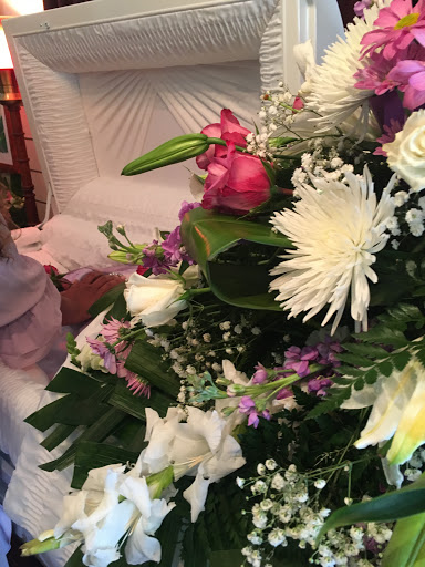 Funeral Home «Stratford Evans Merced Funeral Home», reviews and photos, 1490 B St, Merced, CA 95340, USA