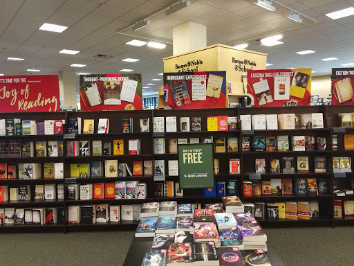 Book Store «Barnes & Noble», reviews and photos, 800 Settlers Ridge Center Dr, Pittsburgh, PA 15205, USA