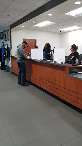 Subaru Dealer «Frank Subaru», reviews and photos