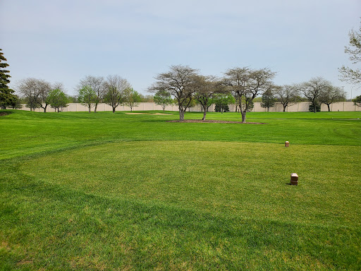 Public Golf Course «Deerfield Golf Club and Learning Center», reviews and photos, 1201 Saunders Rd, Riverwoods, IL 60015, USA