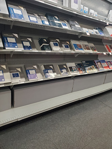 Office Supply Store «Staples», reviews and photos, 1600 N Milwaukee Ave, Vernon Hills, IL 60061, USA