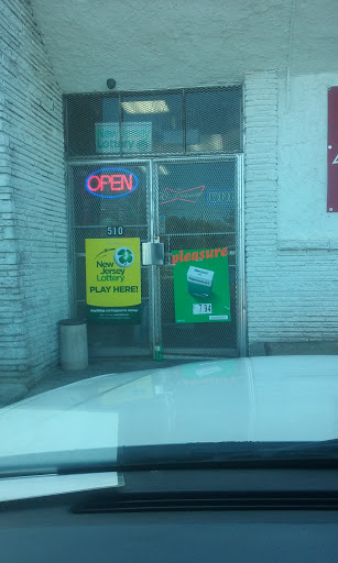 Liquor Store «Towne & Country Liquors», reviews and photos, 510 E Broad St, Bridgeton, NJ 08302, USA