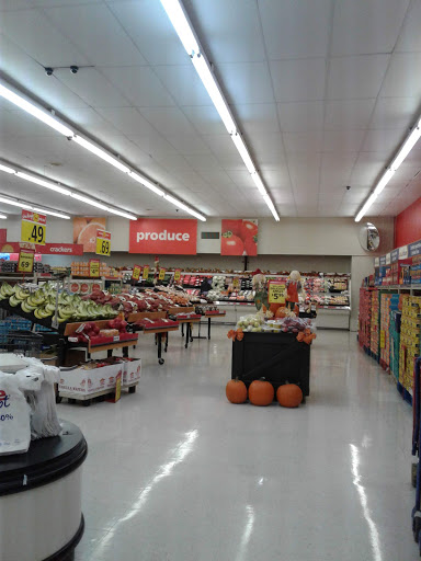 Grocery Store «Save-A-Lot», reviews and photos, 1037 S Riverside Dr, Clarksville, TN 37040, USA