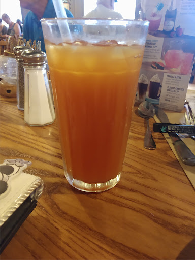 American Restaurant «Cracker Barrel Old Country Store», reviews and photos, 200 Cracker Barrel Dr, Clarksville, TN 37040, USA