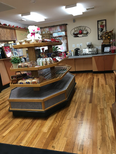 Grocery Store «River country store (live bait sold here )», reviews and photos, 2142 Mission Rd, Harpers Ferry, WV 25425, USA