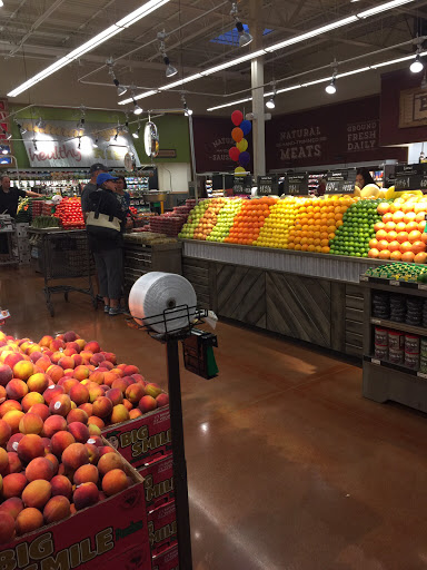 Grocery Store «Fresh Thyme Farmers Market- 82nd», reviews and photos, 4225 E 82nd St, Indianapolis, IN 46250, USA