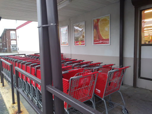 Grocery Store «Save-A-Lot», reviews and photos, 100 Griffin St, Fall River, MA 02724, USA