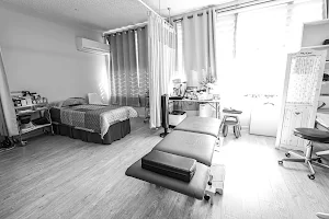 Pain Control Therapy Clinic 황제 한의원 image