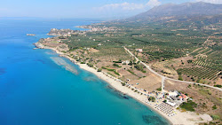 Tigania beach'in fotoğrafı geniş bir kıyı şeridi ile birlikte