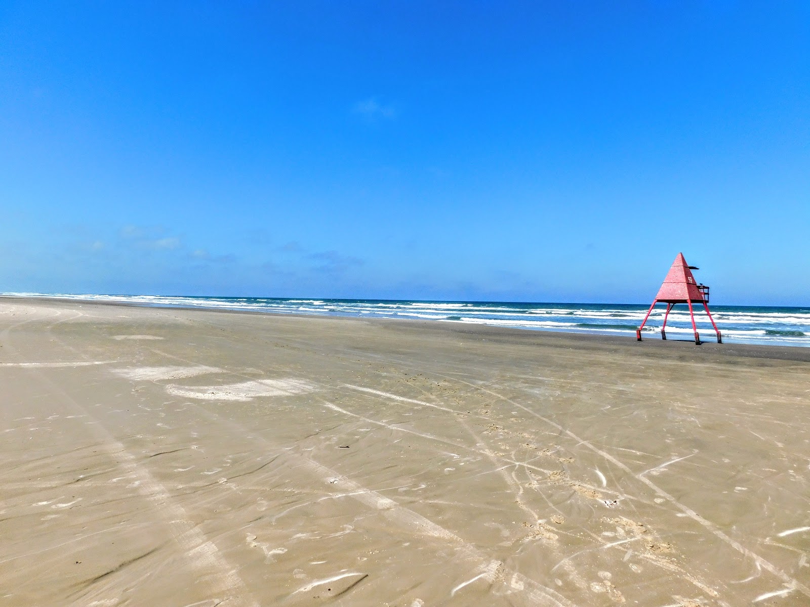 Praia Maristela'in fotoğrafı geniş plaj ile birlikte