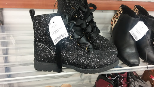 Clothing Store «Burlington Coat Factory», reviews and photos, 9321 Telegraph Rd, Redford Charter Twp, MI 48239, USA