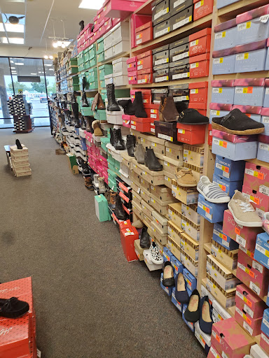 Shopping Mall «Southern Shopping Center», reviews and photos, 7525 Tidewater Dr, Norfolk, VA 23505, USA