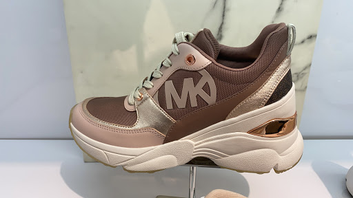 Fashion Accessories Store «Michael Kors», reviews and photos, 1800 Sawgrass Mills Cir #2630, Sunrise, FL 33323, USA