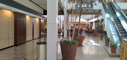 Shopping Mall «Plymouth Meeting Mall», reviews and photos, 500 W Germantown Pike, Plymouth Meeting, PA 19462, USA
