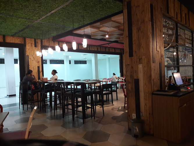Waroeng Pojok Cafe & Resto