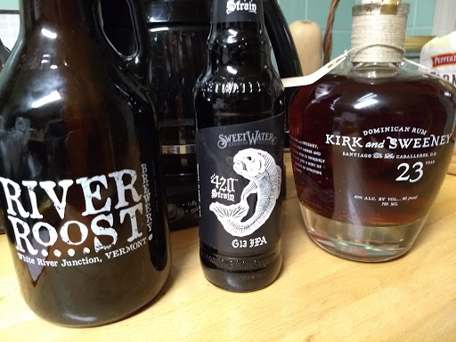 Liquor Store «Oakdale Liquors», reviews and photos, 1900 Main St, Tewksbury, MA 01876, USA