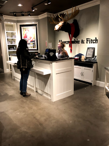 Clothing Store «Abercrombie & Fitch», reviews and photos, 400 Commons Way #244, Bridgewater, NJ 08807, USA