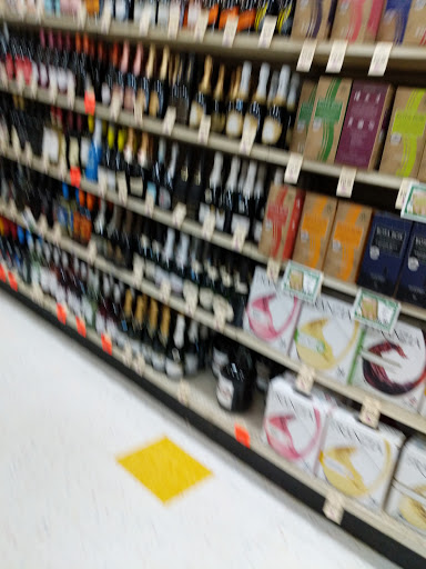 Grocery Store «Hollywood Super Market», reviews and photos, 714 N Main St, Royal Oak, MI 48067, USA