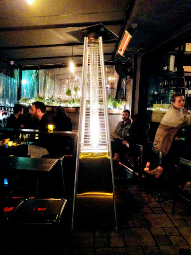 Wine Bar «Venice Beach Wines», reviews and photos, 529 Rose Ave, Venice, CA 90291, USA