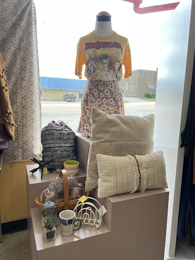 Thrift Store «KARM Stores», reviews and photos, 10612 Kingston Pike, Knoxville, TN 37922, USA