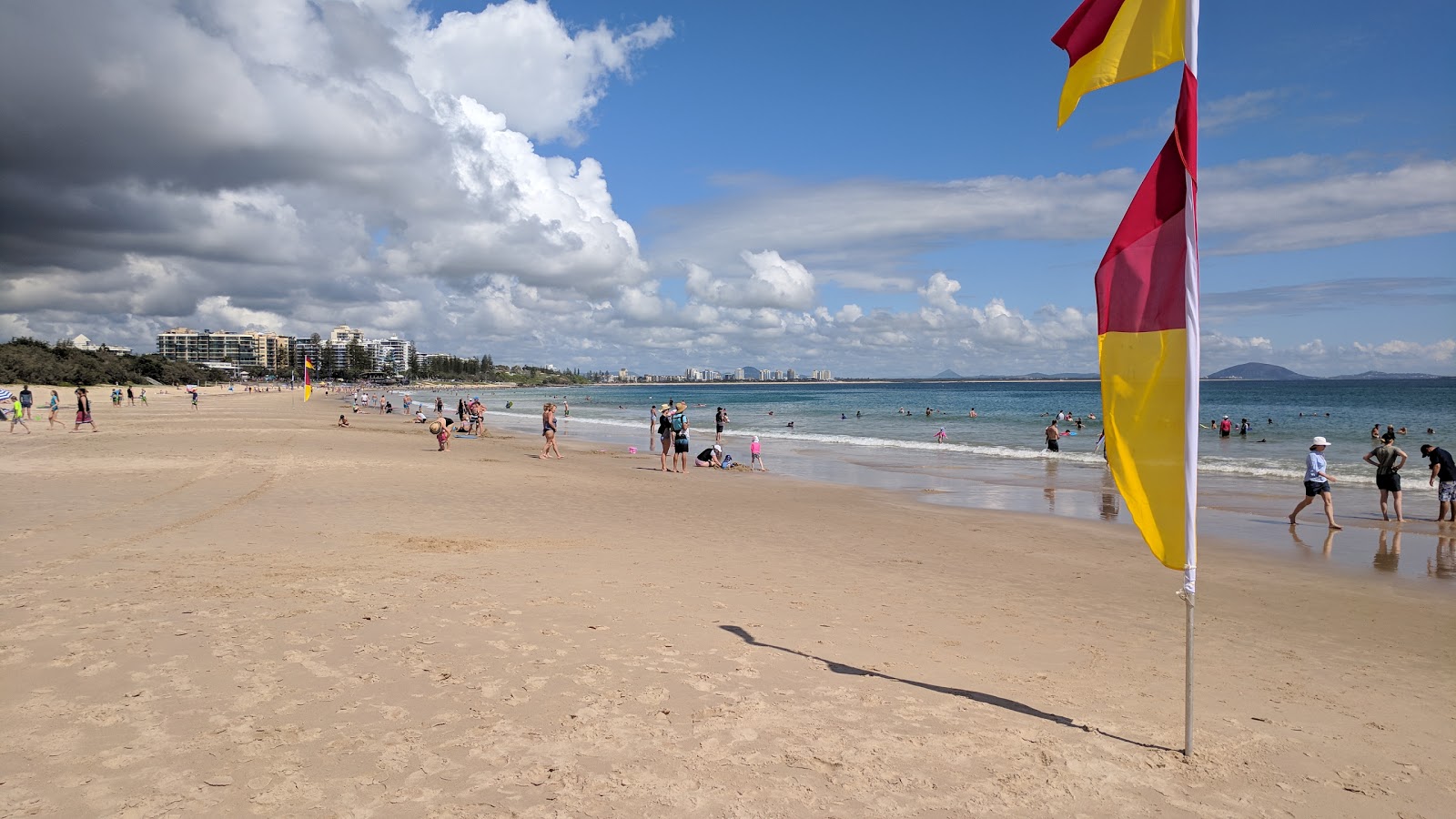 Fotografie cu Mooloolaba Beach - locul popular printre cunoscătorii de relaxare