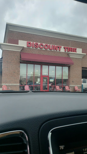 Tire Shop «Discount Tire Store - Shelby Township, MI», reviews and photos, 51073 Shelby Pkwy, Shelby Charter Township, MI 48315, USA