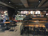 Atmosphère du Restaurant servant le petit-déjeuner Starbucks à Nice - n°18