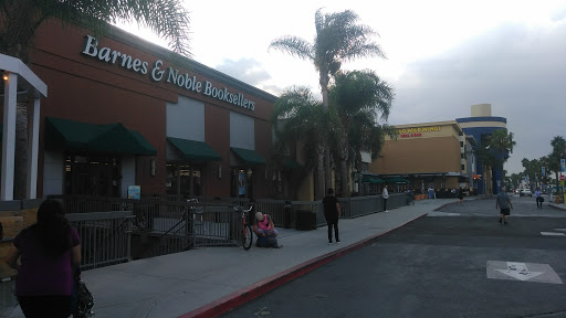 Shopping Mall «Marina Pacifica Mall», reviews and photos, 6272 E Pacific Coast Hwy, Long Beach, CA 90803, USA