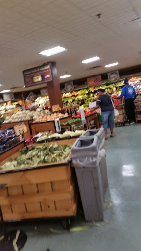 Grocery Store «Super Foodtown of Bedford Stuyvesant», reviews and photos, 1420 Fulton St, Brooklyn, NY 11216, USA