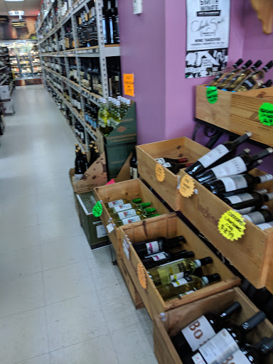 Liquor Store «Liquor World», reviews and photos, 136 Berlin Rd, Cromwell, CT 06416, USA