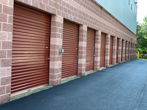 Self-Storage Facility «Backlick Self Storage», reviews and photos, 6880 Commercial Dr, Springfield, VA 22151, USA