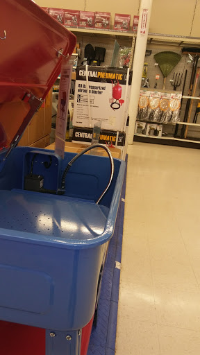 Hardware Store «Harbor Freight Tools», reviews and photos, 34600 Warren Rd, Westland, MI 48185, USA