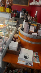 Photo n°71 de Le Comptoir Saint Andre - Cave à vin - Fromagerie - Restaurant - Traiteur à Bordeaux ()