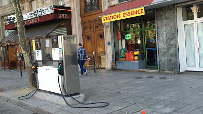 Stations service sin Essence. à Paris
