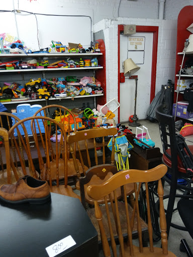 Thrift Store «Village Discount Outlet Store 01», reviews and photos, 6419 S Kedzie Ave, Chicago, IL 60629, USA