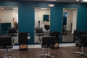 Salon Moda Huntingdon Valley image