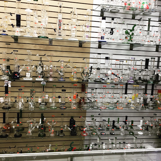 Tobacco Shop «Sunny Smoke Shop», reviews and photos, 34 Railroad Ave, Gloucester, MA 01930, USA