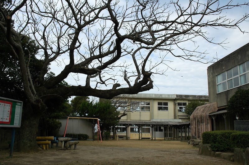岩岡小学校