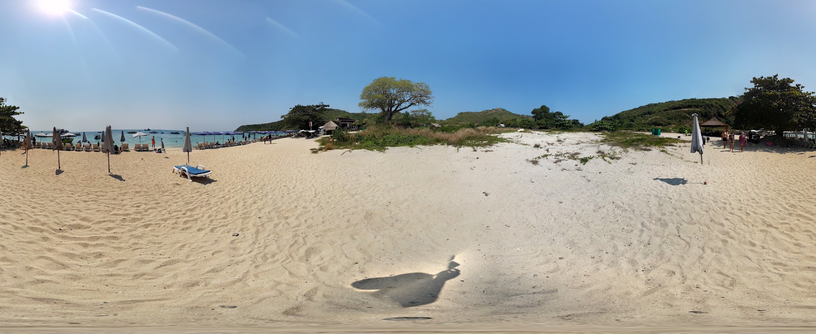 Monkey Beach'in fotoğrafı - rahatlamayı sevenler arasında popüler bir yer