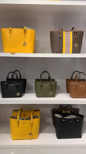 Fashion Accessories Store «Michael Kors», reviews and photos, 1650 Premium Outlet Blvd #1800, Aurora, IL 60502, USA